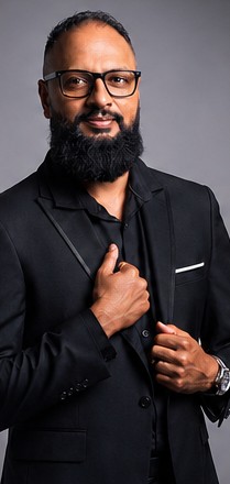 Portrait of Justin Vandayar, Founder and CEO